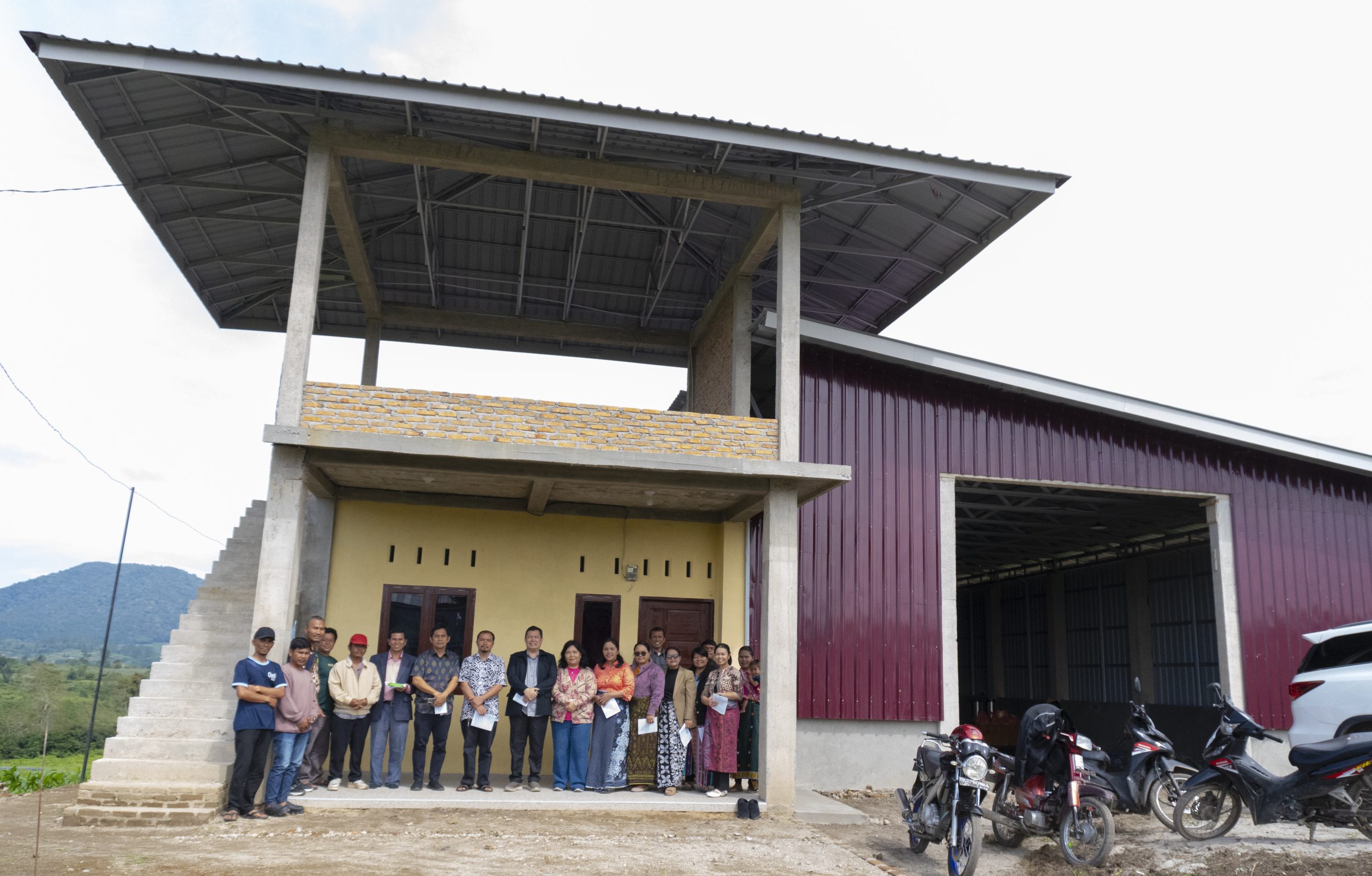 Peresmian dan “Paulak Tukang” Rumah dan Gudang Juma Hinalang
